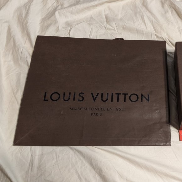 Louis Vuitton Gift Box and LV Shopping bag - Picture 2 of 8